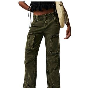 We The Free Can’t Compare Slouch Pants in Dusty Olive Size Small